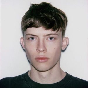 Meet your Posher, Derrick